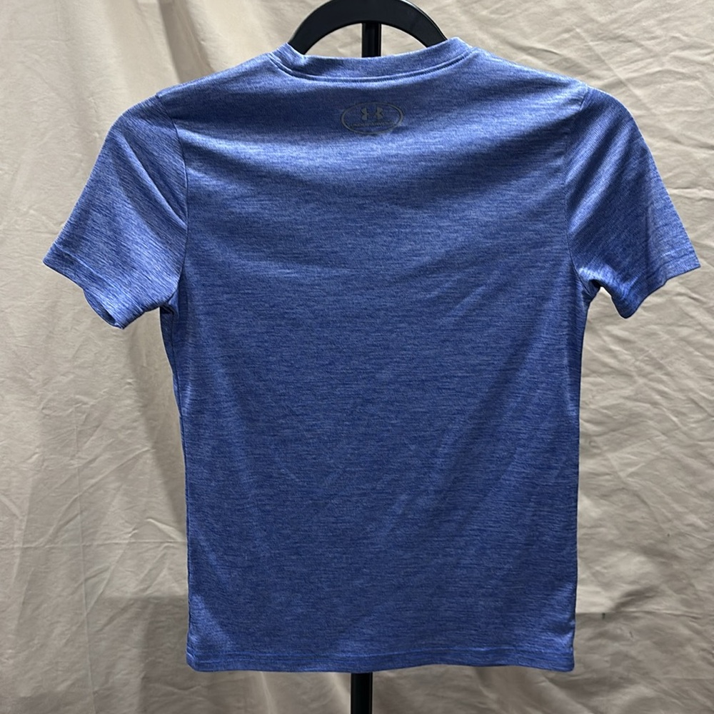 Under Armour loose fit blue short sleeve shirt, size YMD - Picture 2 of 5